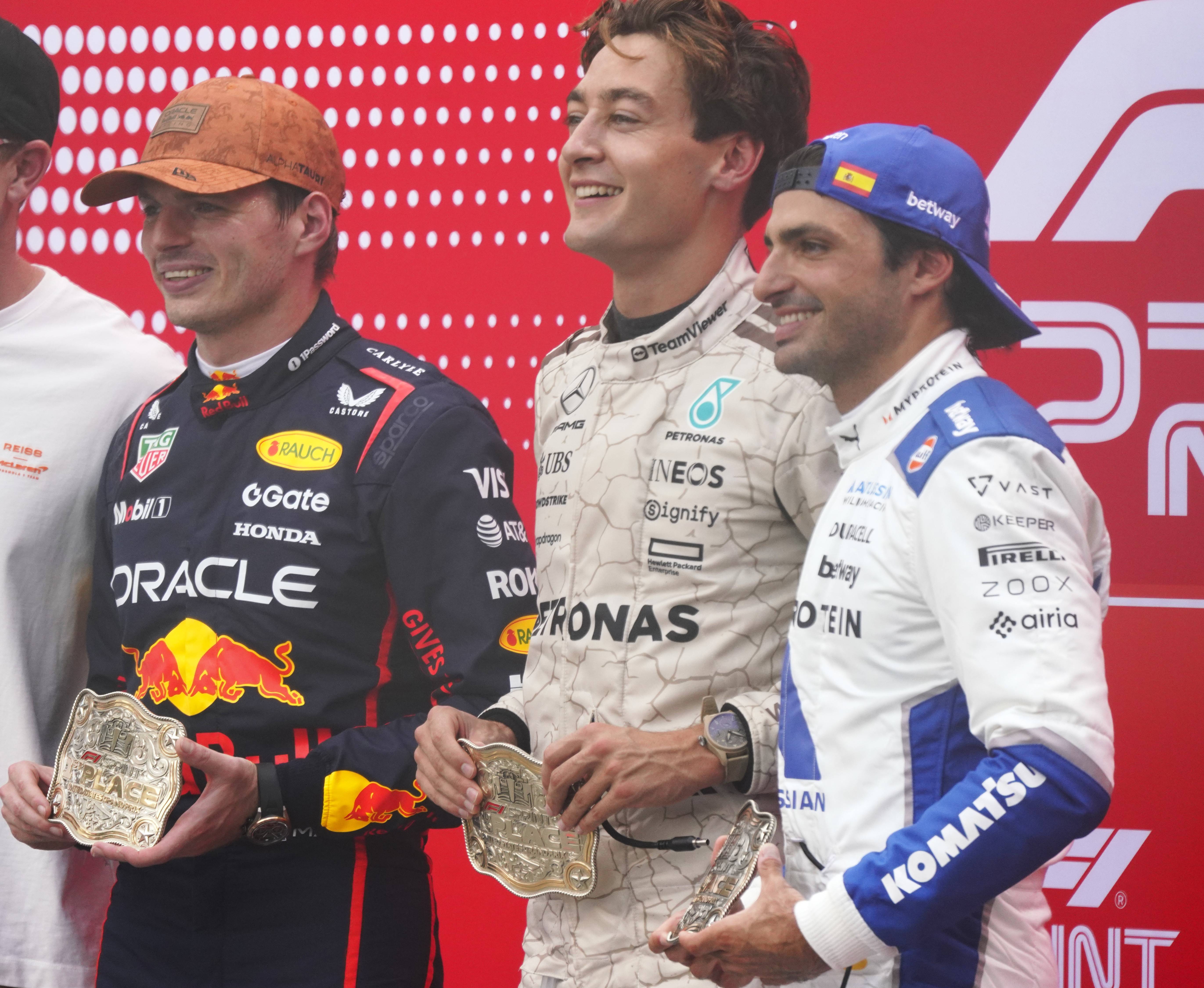 索伯车队翻盘梅赛德斯，塞恩斯高光表现