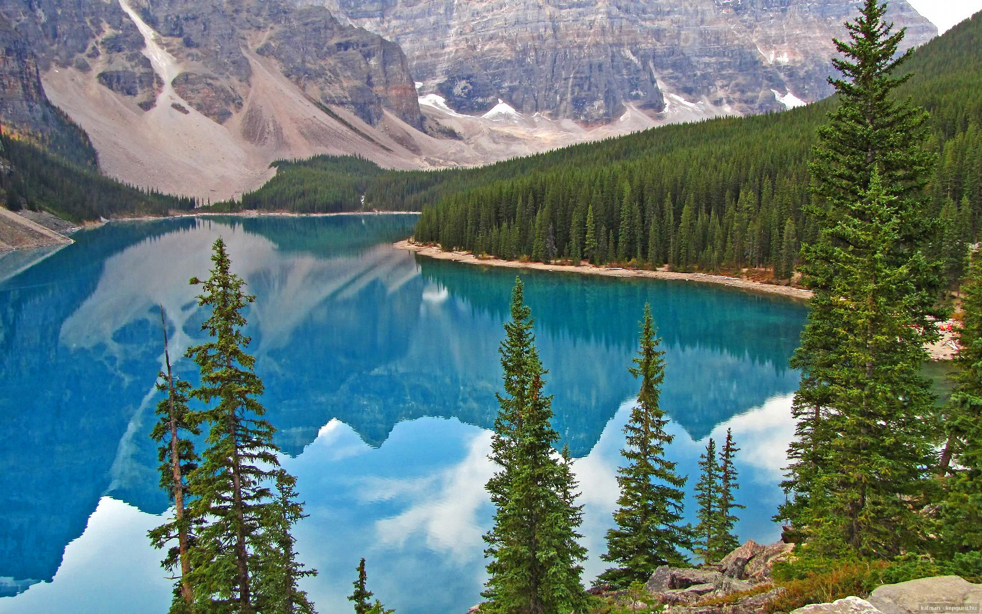 足球季风,曼联单节拉开南非,迪亚斯成为关键先生
